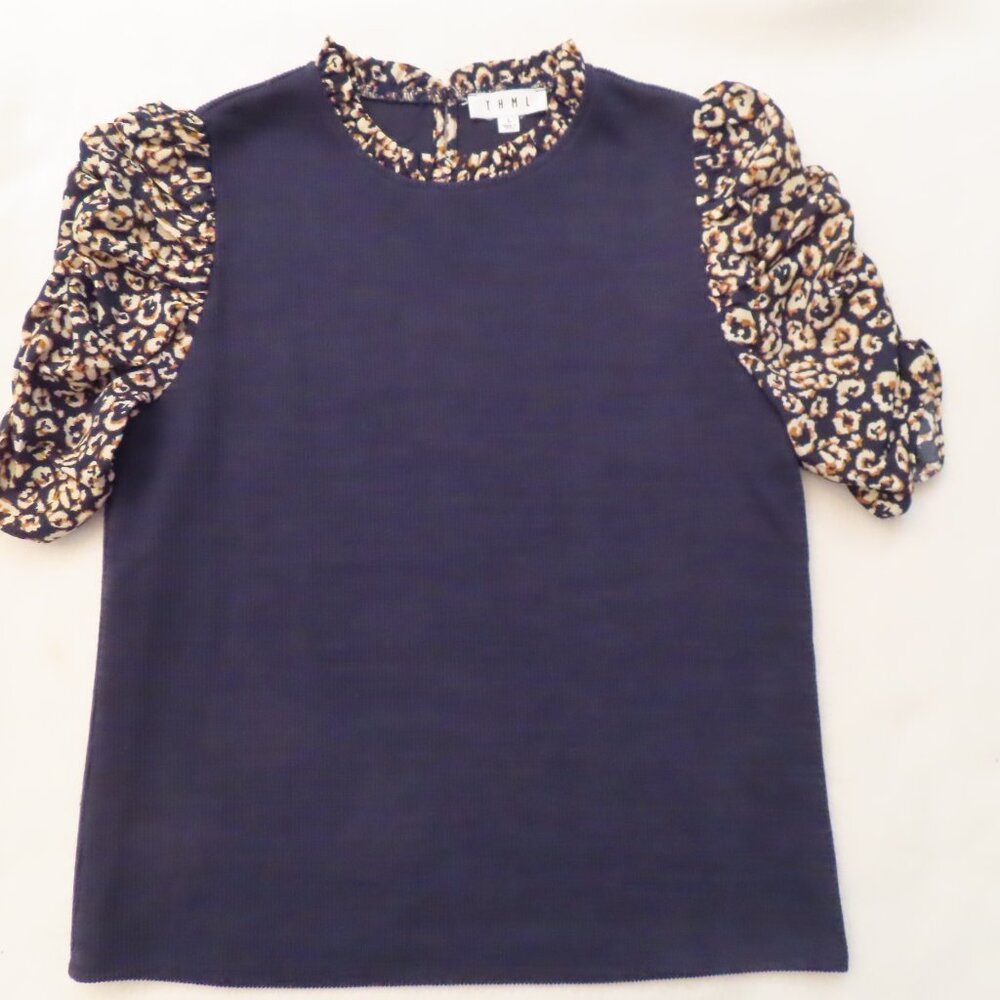 THML Ribbed Knit Top Ruched Leopard Animal Print Sleeves Keyhole Back Large